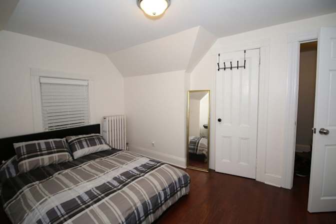 Paris's room