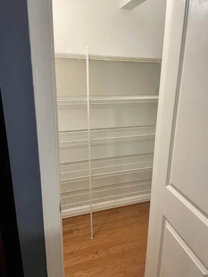Alcove Rooms's room