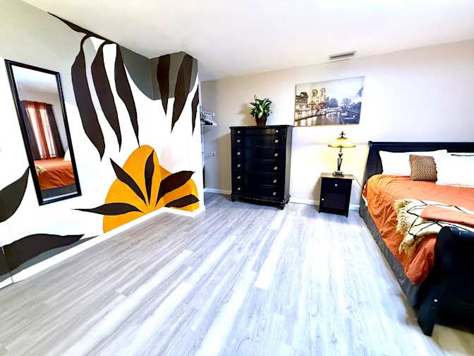 Shawn Harris's room