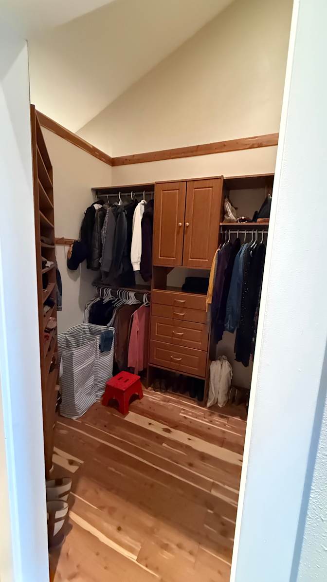 Thinh's room