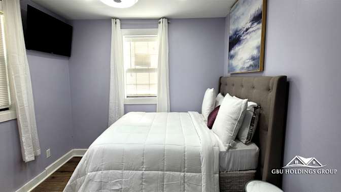 GBU Holdings Group's room