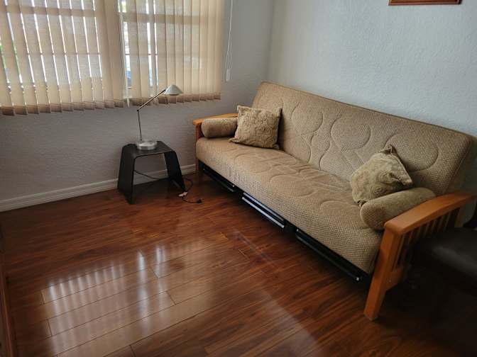 TOMASZ CZEBLAKOW's room
