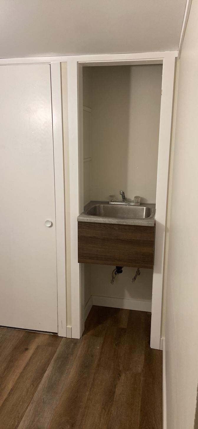 Nas's room