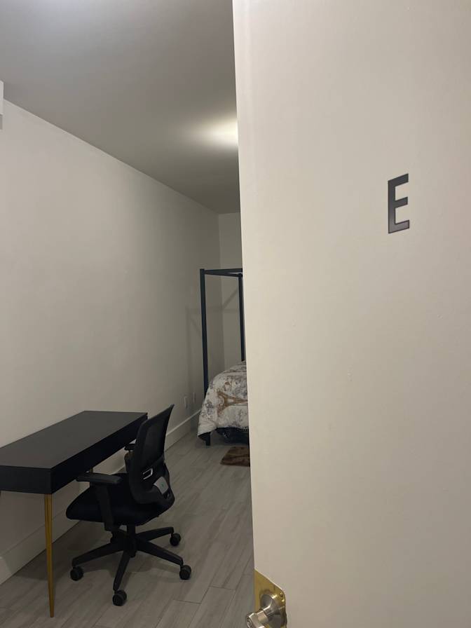 BROOKLYN APARTMENT SHARE LONG OR SHORT TERM's room