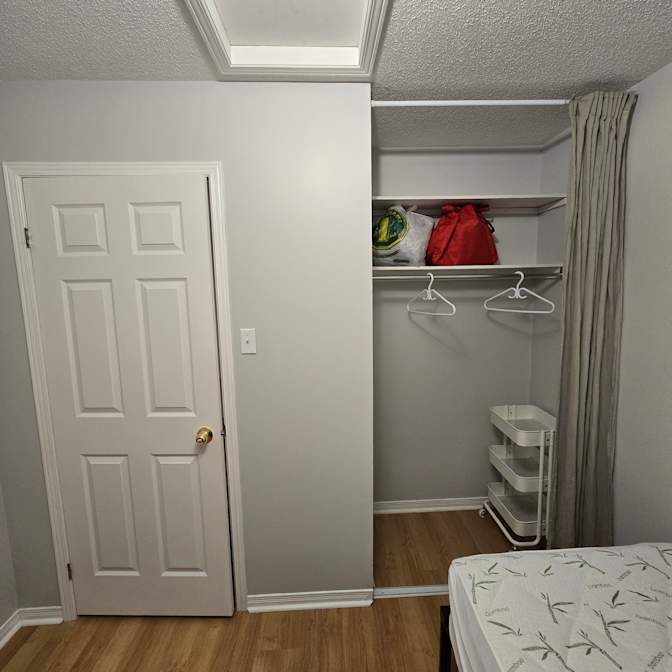 Mo Green's room