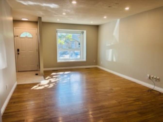 Kartik Khanna's room