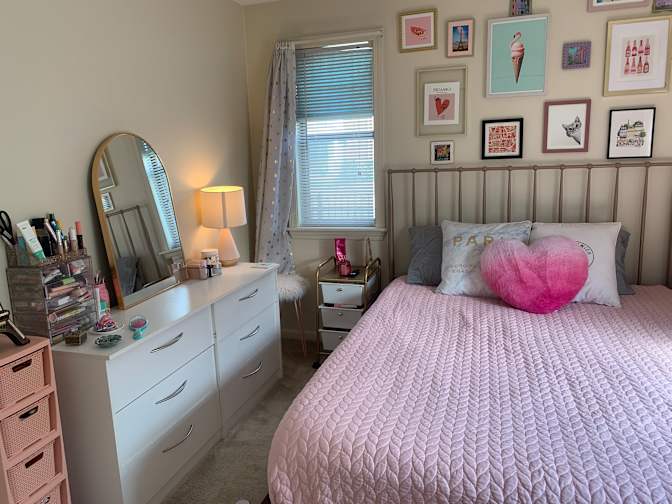 Dayna's room
