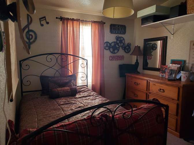 Ana's room