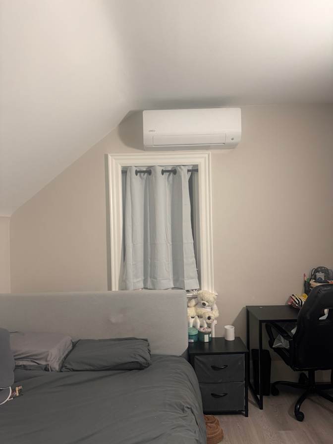 Eylul Barut's room