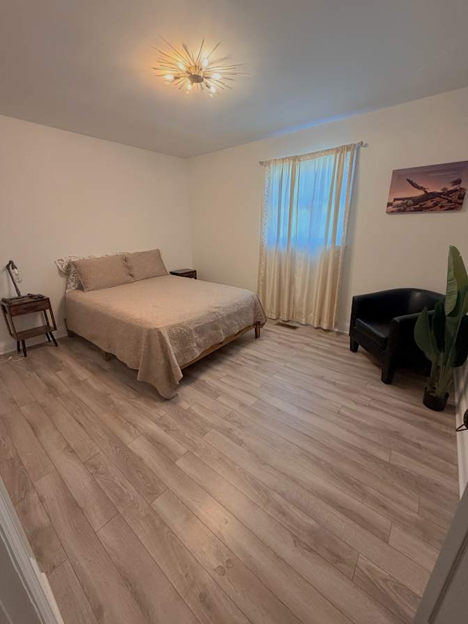 Roberto Venegas's room