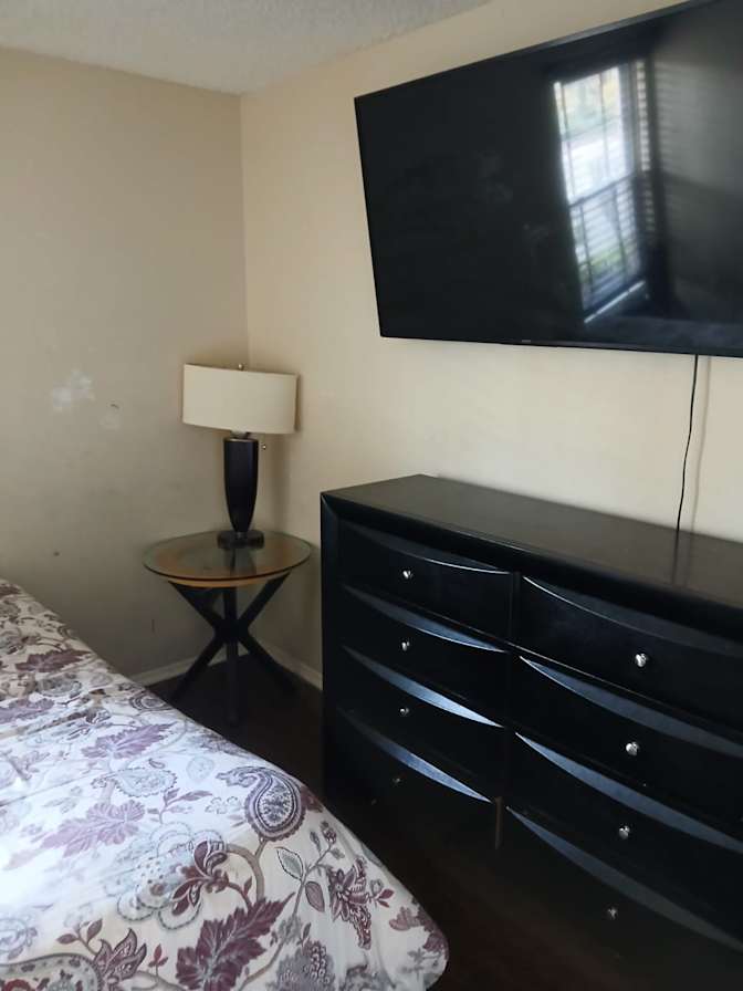DIalla Barnes's room