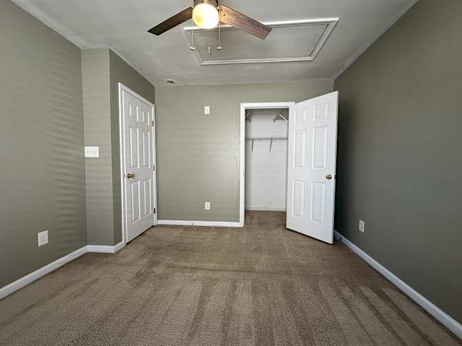 Alcove Rooms's room