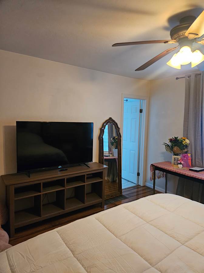 Enrique's room