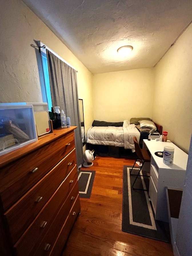 Al's room
