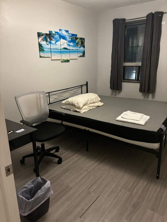 Elle Shannon's room
