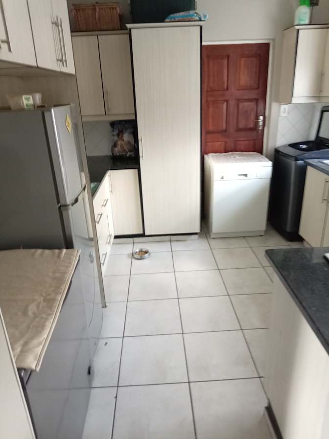 Warren Oliver ifbbkzn's room