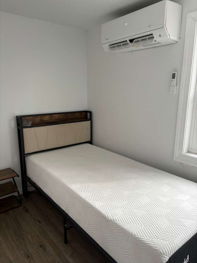 Vivi Fikriyani's room