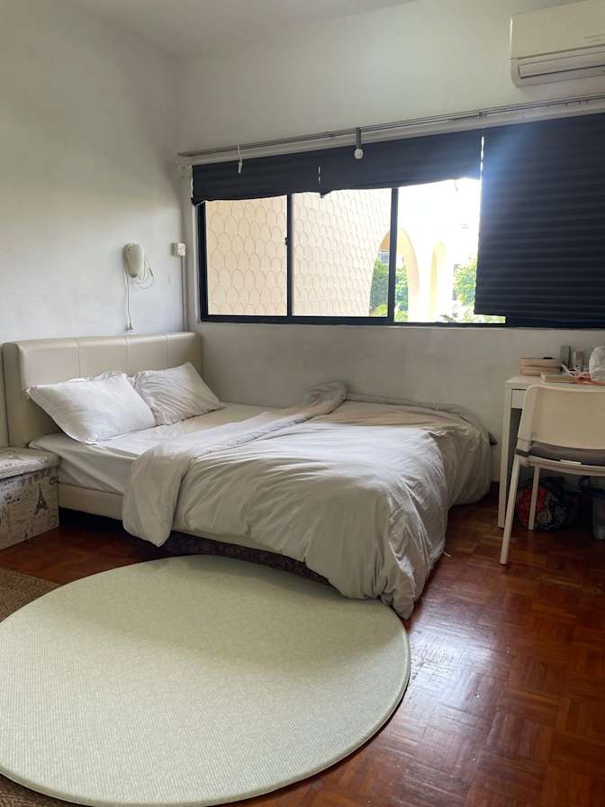 Naomi's room