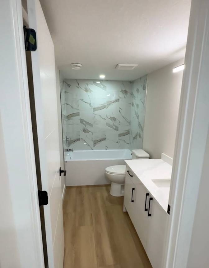 Caroline's room