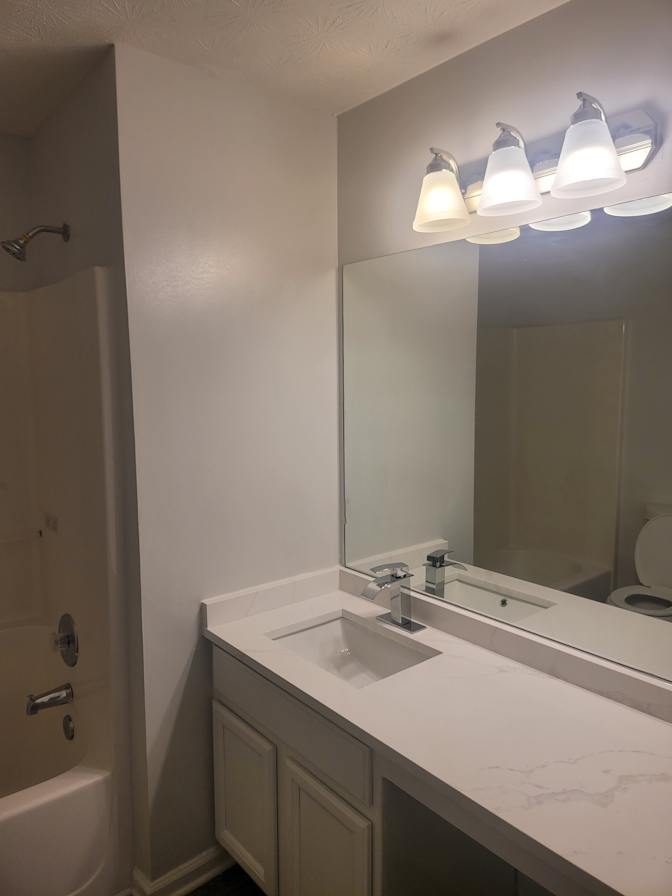Alcove Rooms's room