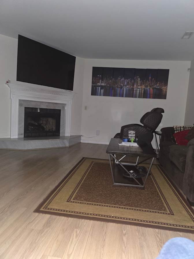 JERMAINE L LAMBERT's room