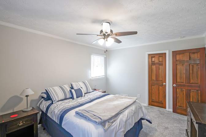 Alcove Rooms's room