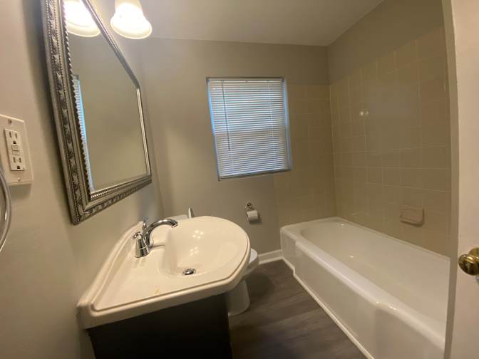 Alcove Rooms's room