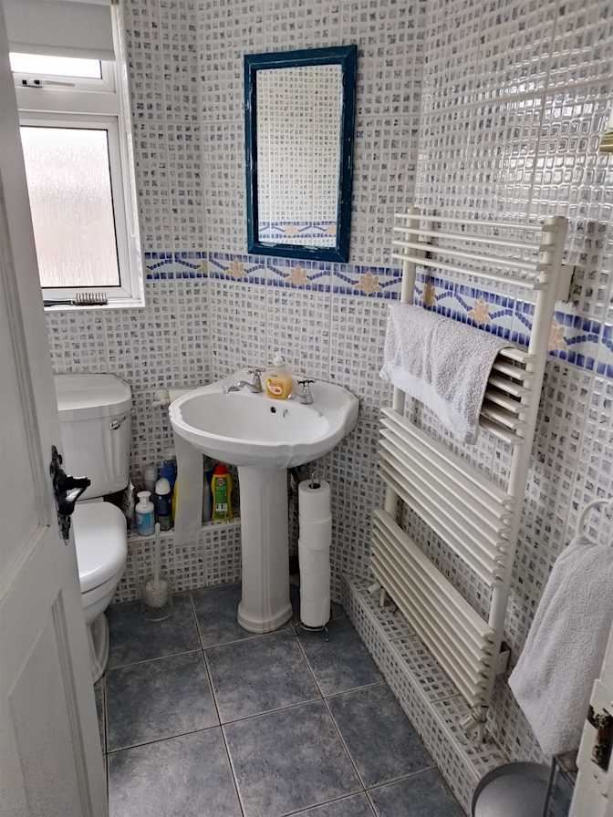 Synthiea Doolan's room