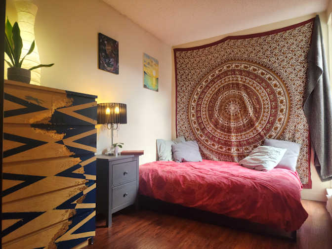 Aron Cooper's room