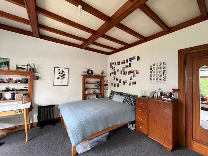 Etosha's room