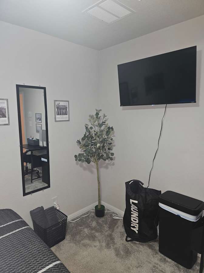 Marcoz's room