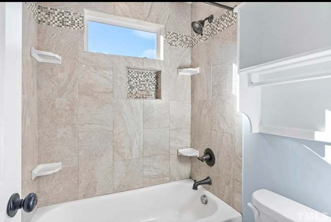 Alcove Rooms's room