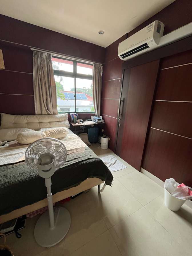 Efa's room