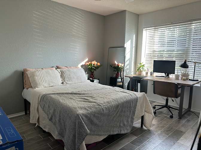 Carolina's room