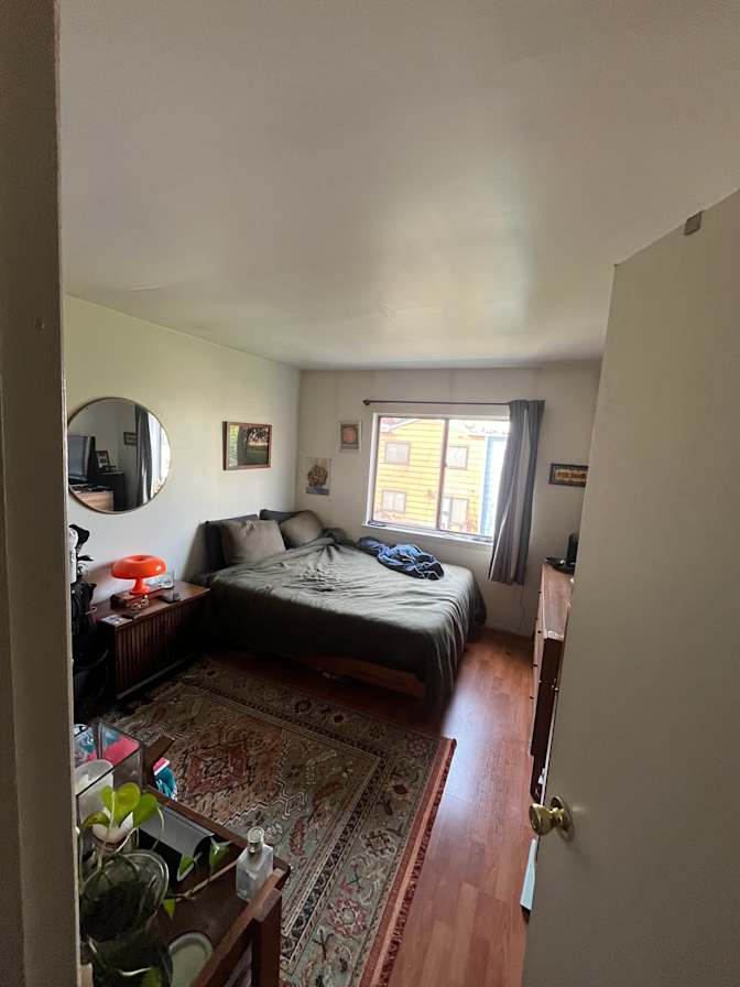 BJ's room