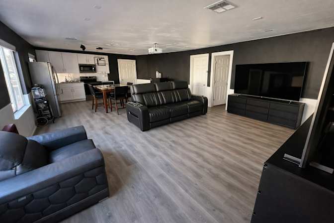 Steven Schneider's room