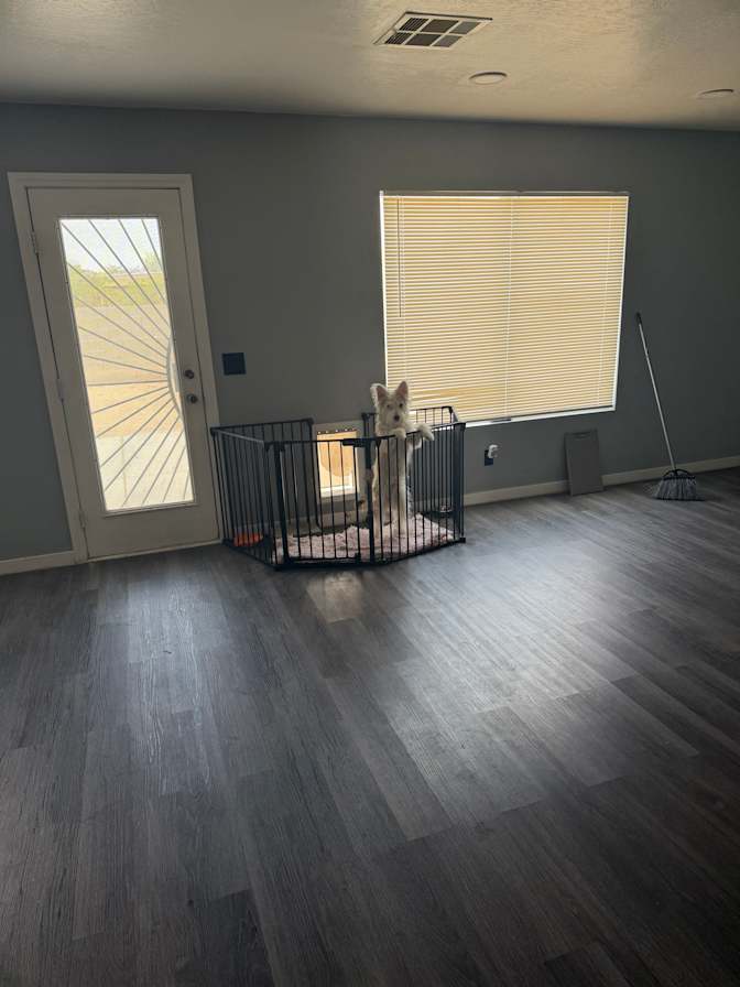 Jalenagfx's room