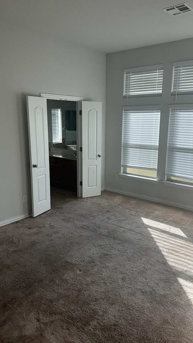 Tunde's room