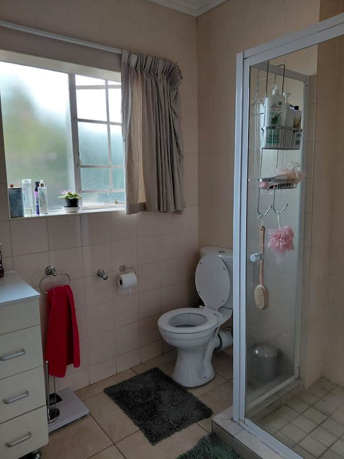Adalene Bam's room