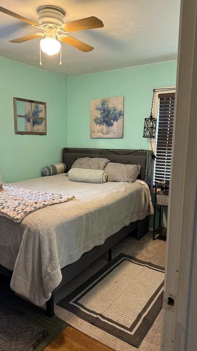 Carolyn M Milks's room