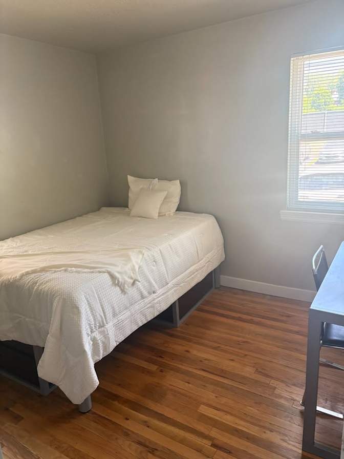 University Gardens's room