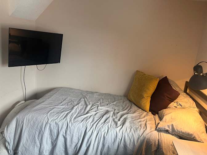 Marshall's room