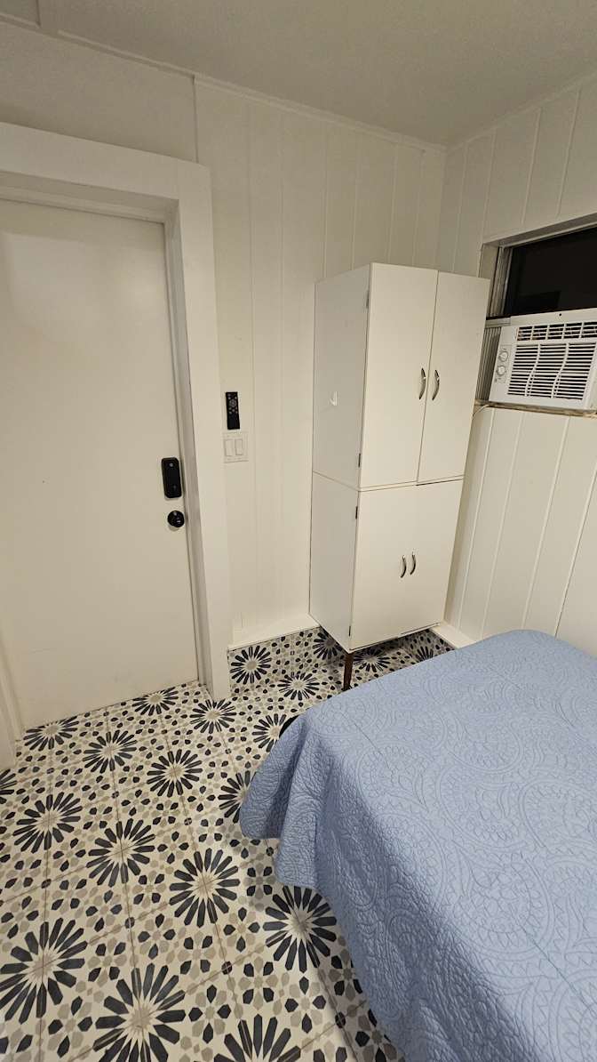 Andrea's room