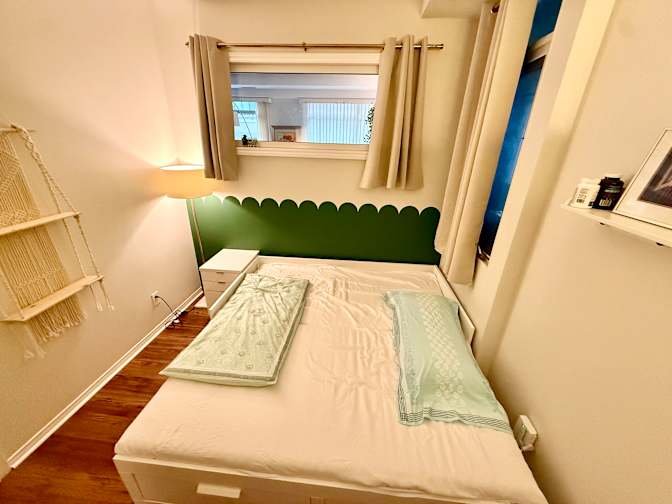 Naveed's room