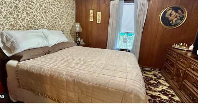 Kim Victoria's room