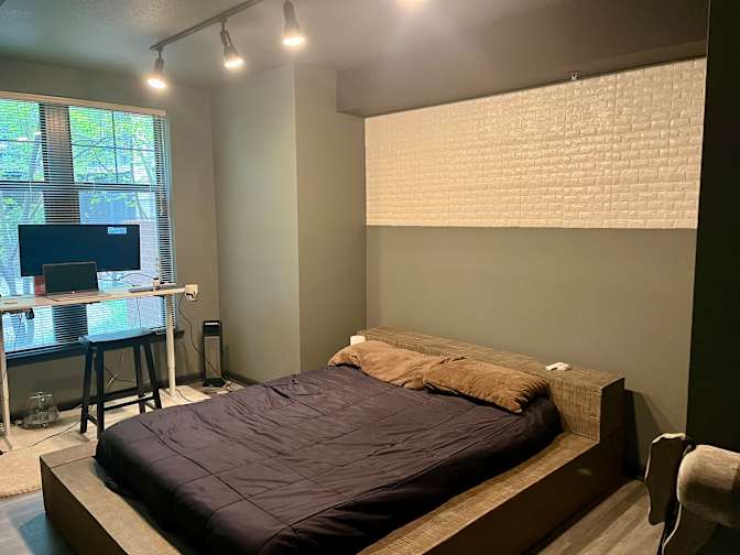 Paris's room