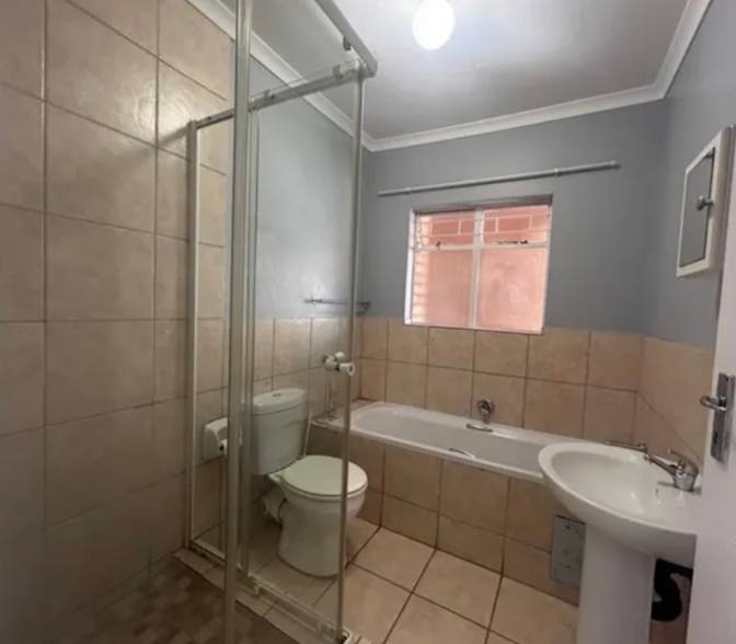Thobile's room