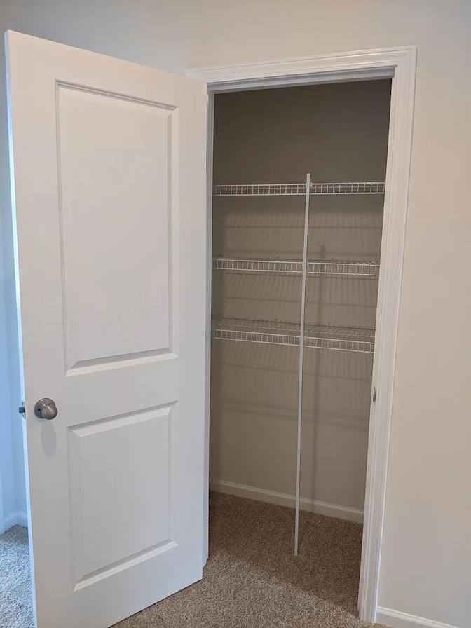 Alcove Rooms's room