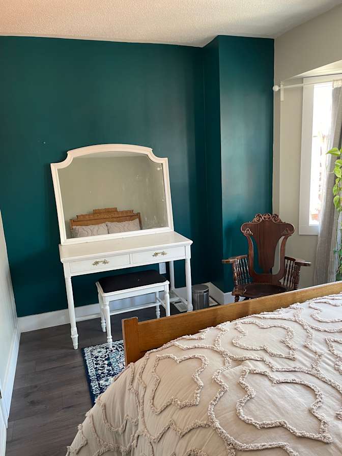 Alicia's room