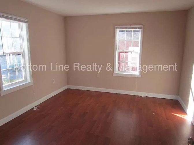 Alcove Rooms's room